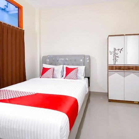 OYO 3092 Falah Residence Syariah Padang  Bagian luar foto