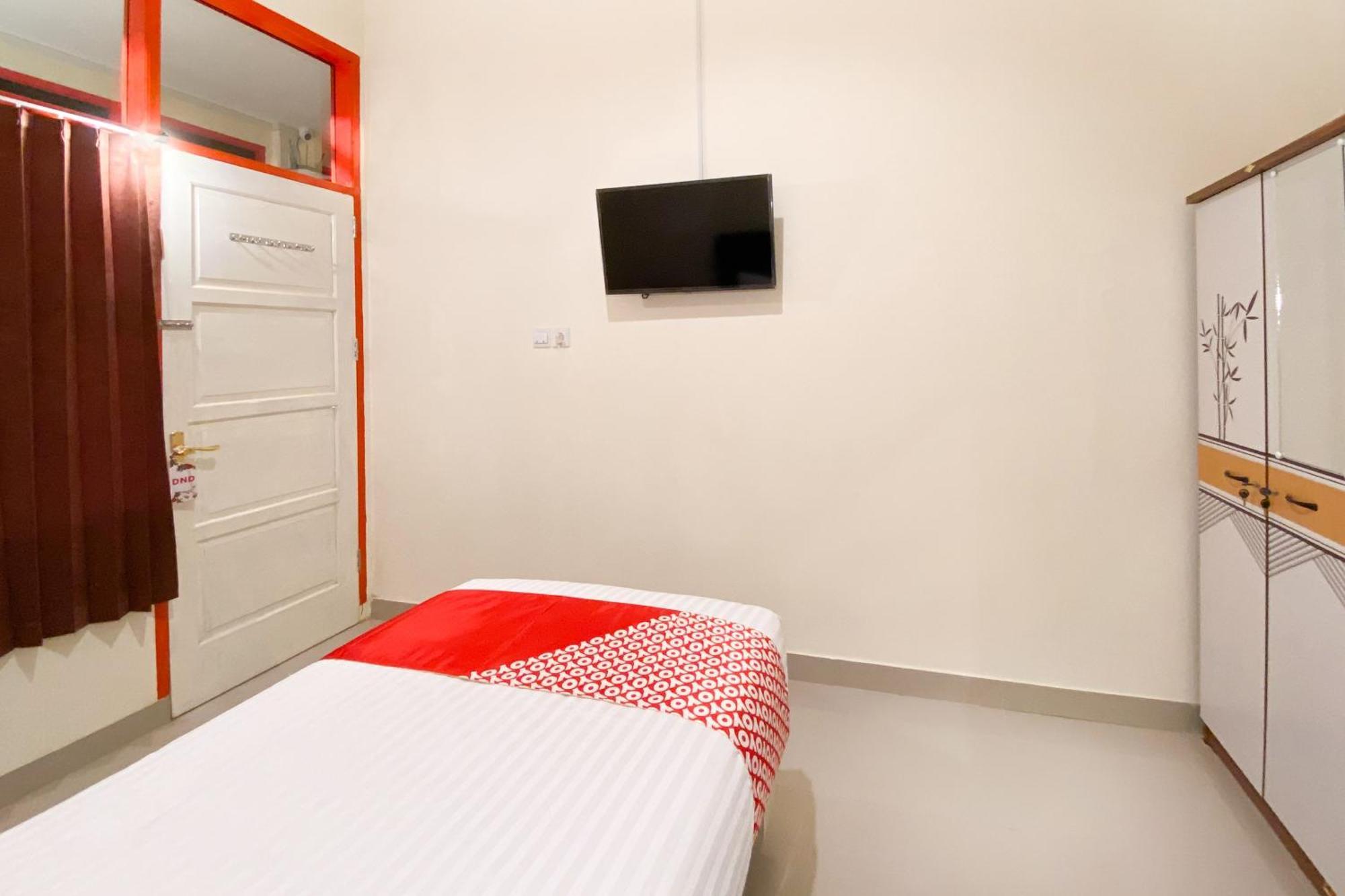 OYO 3092 Falah Residence Syariah Padang  Bagian luar foto