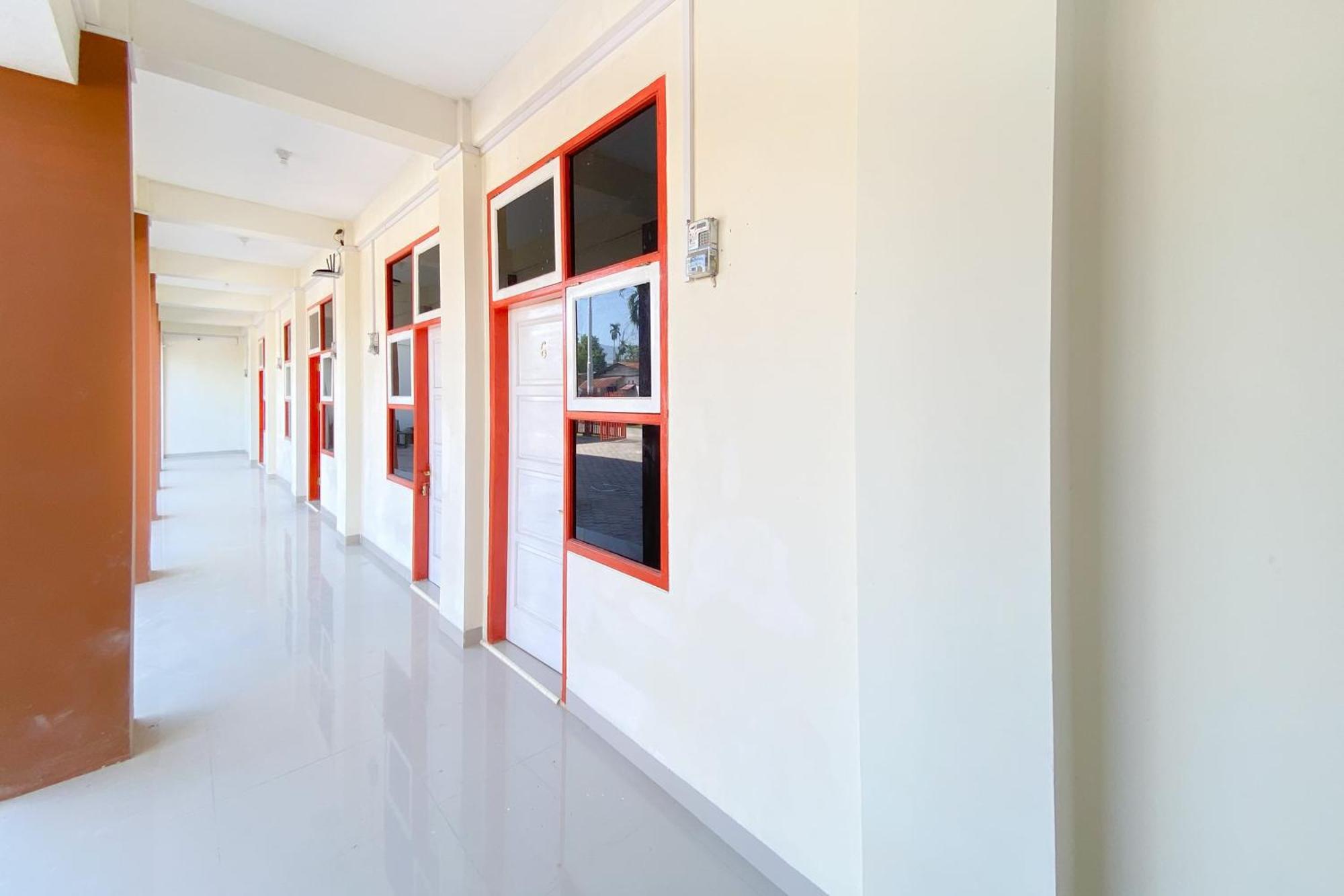 OYO 3092 Falah Residence Syariah Padang  Bagian luar foto